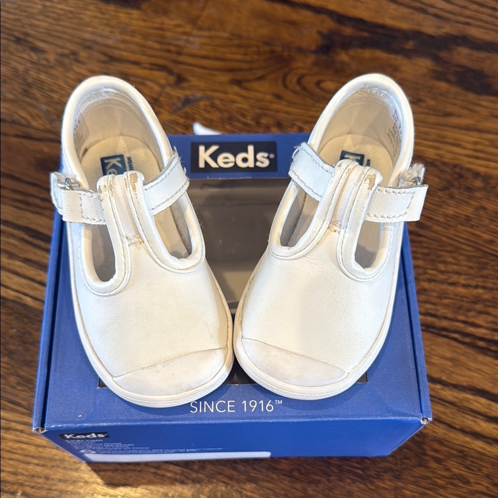 Keds White Dress Shoes T-Strap Design